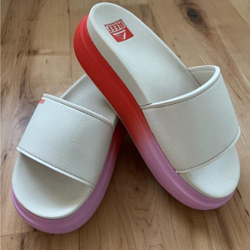 NWOT Reef Women’s Sandals Slides Cushion Bondi Bay in White Pink Orange Ombré 8